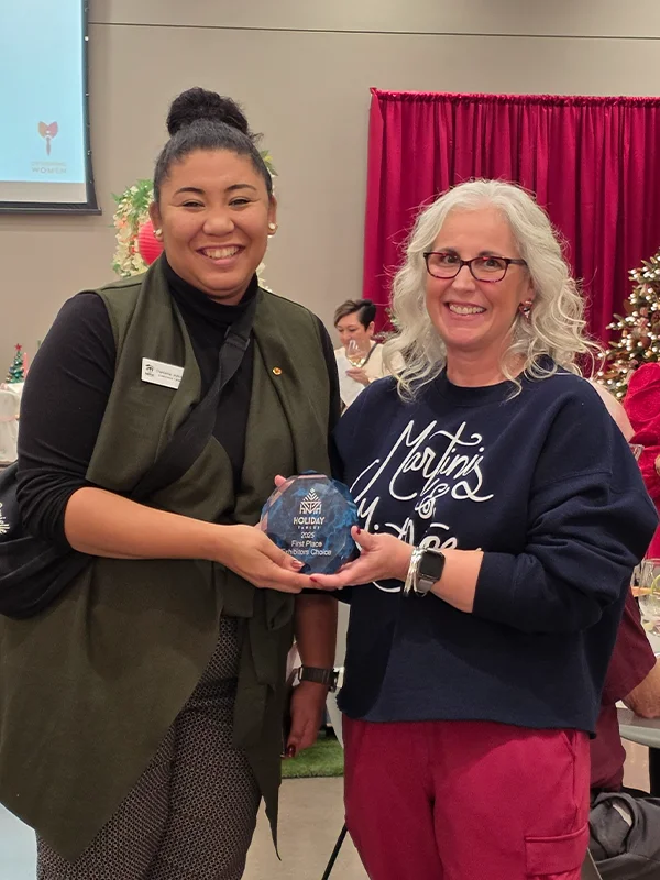 Danielle Johnson accepting the first place Exhibitors Choice award.